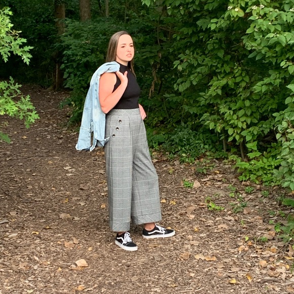 Chelsea28 Sleeveless Black and White Houndstooth Jumper! - Picture 4 of 4